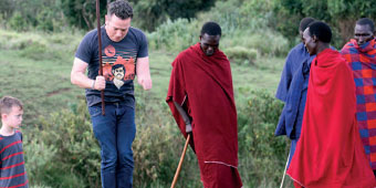 לישון עם אריות