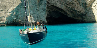 יוון: מהעבר המפואר אל ההווה הפסטורלי והציורי