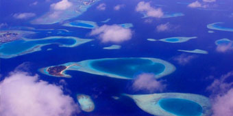 האיים המלדיביים: לצלול לתוך הכחול האינסופי